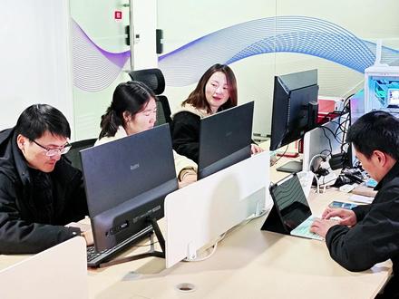 AI圈里的“养龙虾”到底能干什么? #openclaw 走红,“养龙虾”刷屏!今天你养龙虾了嘛?当员工开始24小时养龙虾后,老板的遭遇#段子 #随变ai随便玩 #养虾人 #龙虾