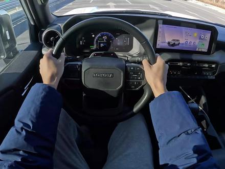 普拉多第一视角驾驶:丰田真正的实力体现! #POV #丰田霸道 #兰德酷路泽 #普拉多 #坦克700