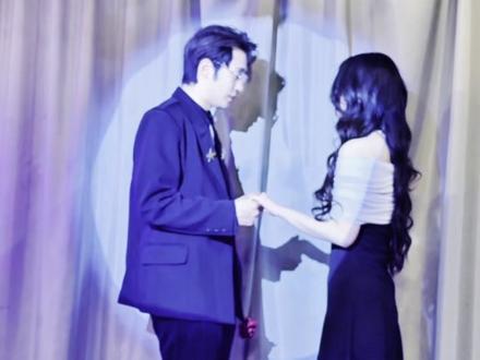 “玫瑰花不会打折,孙宥真不廉价。”
“你的意义,由你自己决定。”
白宰勋 可不可以别再拉近我又推开我了
白宰勋 下一次 换我主动靠近你
#暗夜将至 #剧本杀 #白宰勋 #孙宥真 #dm老王