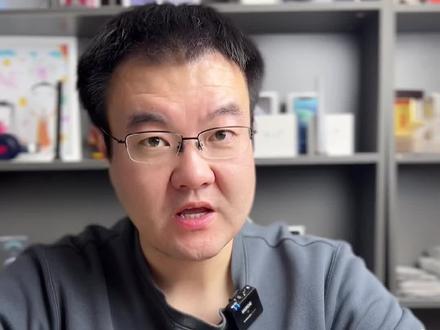 苹果的后玻璃大孔和小孔只有孔大小不一样?看完视频你一切都了解了。#苹果手机维修 #苹果换电池 #苹果后玻璃更换