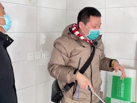卫生间风道和厨房烟道瓷砖一定要贴到顶,不然油烟味厕所味很重#油烟 #卫生间臭味 #装修知识 #装修细节