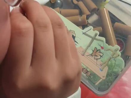 用硬币做 v8 发动机,哈哈哈哈哈(ಡωಡ)