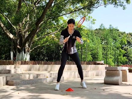 4分钟羽毛球综合训练方法(跟练版),高速燃脂,还能帮助提升球技,收藏起来跟着练习吧#羽毛球 #羽毛球教学 #关小猪