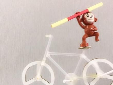 废旧笔芯制作能走钢丝的自行车#手工 #创意diy #自制玩具