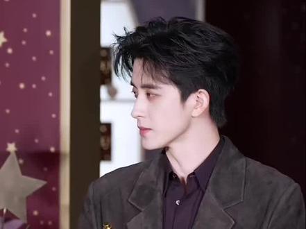 #敖瑞鹏 #京东Gucci直播
喷香水