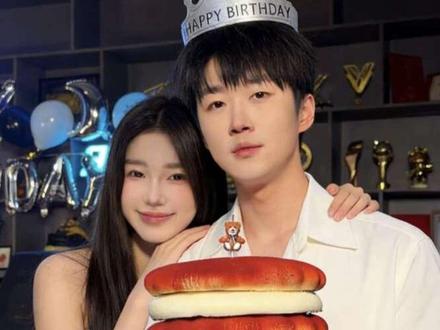 不求人透露已打算结婚,和女友谈了一年多恋爱#辣娇酱#不求人#和平精英#吃鸡