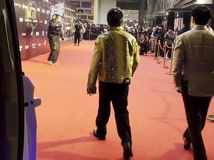 是谁获得了最佳华语说唱MV?是我们! 感谢融合嘻哈盛典的信任,我们做到啦!
#融合嘻哈盛典 #领奖 #李京泽 #3977 #嘻哈