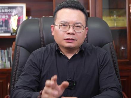 从地产痞子到白宫“搅局者”,特朗普的“狂”,早在童年就注定了#零距离看懂全球 #特朗普 #人物故事 #美国政坛 #商人思维