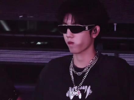 张桂源成男体质逐渐发力中#张桂源 #身材 #下班 #时代峰峻 #tf家族4代