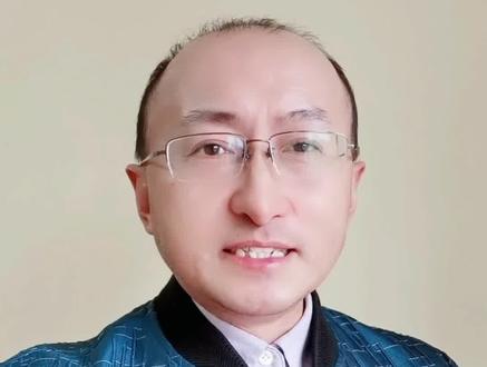 根据病情,及时就诊@抖音小助手 #鹤叔 #医学科普 #脚气 #真菌 #感染 #阿莫罗芬乳膏 #搞笑 #脚臭 #涨知识