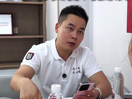 湖北黄冈考生高考44分本科批次滑档咨询复读 预计明年冲刺一本#湖北高考 #高考复读 #志愿滑档 #高考复读学校 #2027年高考