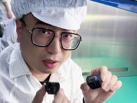 这波拆开给你嚼碎了看了! 扒一扒玄武稳像防抖的秘密,原来悬浮棱镜是这样组装的,这两道工序每一台都需要人工组装和检测,所以它的产能目前来说还不太高#玄武稳像 #博冠玄武 #稳像望远镜 #稳像仪 #高倍望远镜