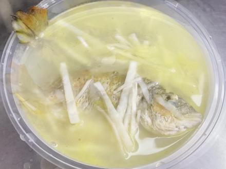 靠山吃山 ,靠海吃海,以后的海还能靠吗?趁现在的多吃点海鲜吧…
酸爽解腻的杂鱼酸笋汤,超级开胃,汤都能喝三大碗,你也来试试吧🤤🤤🤤#海鲜 #家常菜 #大海的馈赠 #酸笋