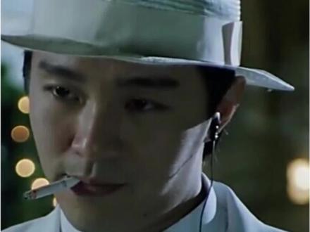 深度讲解:别人看镜头是穿帮,星爷看镜头看的是当年屏幕前的你 #周星驰 #香港电影 #喜剧之王 #幕后