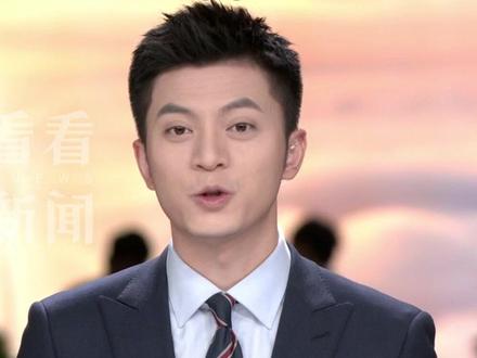 熟悉的界面回来了!#QQ经典版官宣回归 PC端支持双模式切换 可导入历史版本聊天记录等 你上次登录QQ是什么时候?