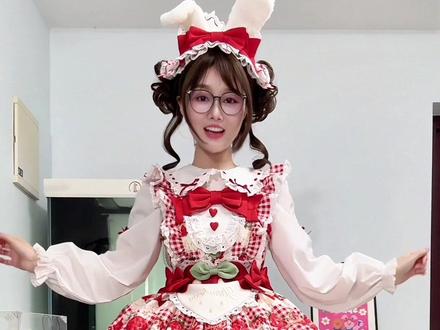 超级萌的兔莓塔适配花田囍事裙撑来喽,撑起来后的兔莓塔萌炸了#lolita #洛丽塔 #lo娘 #甜妹 #裙撑