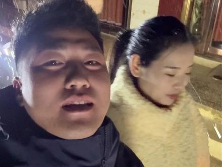 #夫妻日常 他朝若是同淋雪,此生也算共白头#一不小心白了头