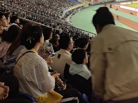 齐鲁超威海主场战卫冕冠军泰安,第50分钟威海再进球2:1暂时领先。威海必胜,威震海疆!!!