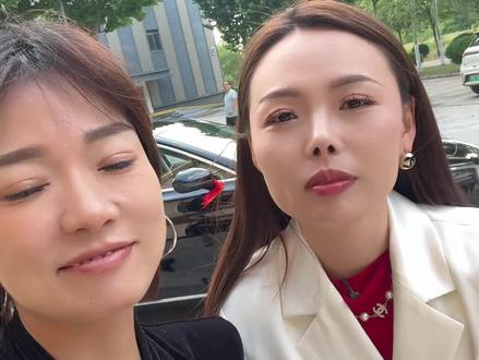 @李影5月28号早9点开业盛典 公司开业全程没参与,看着曾经的同事们都忙的团团转,而我却帮不上一点忙,落差感太强,慢慢适应向内求,一切从头开始!
