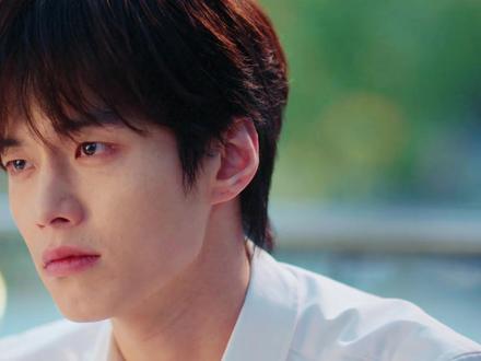 “我想要证明自己,起码还配得上你” #解锁100位偶像剧男主告白信 #双轨 #靳朝 #姜暮 #青年创作者计划