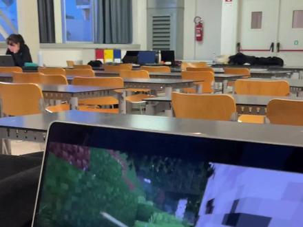 Blackbox功能简介! Blackbox功能简介!更多功能请访问 www.useblackbox.io Chrome应用商店搜索Blackbox VS marketplace 搜索Blackbox #AI #程序员 #插件#计算机 #java #python