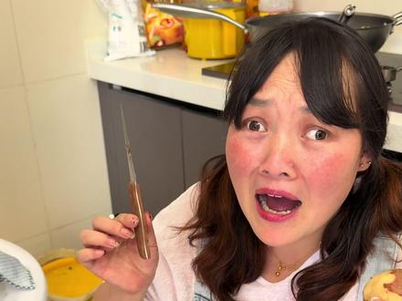 用矿泉水瓶盖刮姜刮土豆,真的是又方便又实用!#日常分享 #厨房小妙招 #万万没想到
