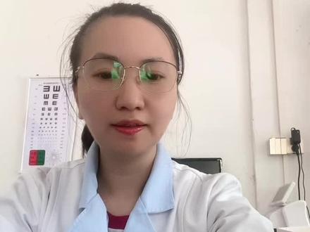 TR90镜框——这是一种记忆性的高分子材料,它的熔点高,不易变形,超轻超软,还防过敏,在国际市场上都很流行,适合常期佩戴。