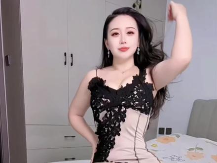 #创作者中心 #创作灵感 #椅子摇 #身材你品你细细的品 抖音最火的椅子摇,你最喜欢哪一个?