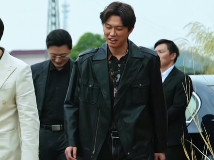 商学院还教穿衣打扮么🤔#唐小虎 #狂飙 #虎叔 #孙岩