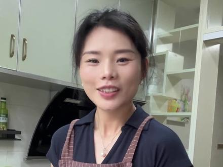 又是一年高考季,不知不觉一年过去了,回想曾经女儿高考我还历历在目,希望所有高三学子旗开得胜、高考顺利,金榜题名!#高考 #金榜题名 #日常vlog #幸福的味道 #生活碎片