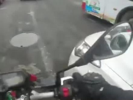 本来是小事故,但是肇事逃逸12分就没了。