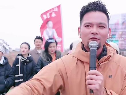 想要生活过得好,红薯地里来挖宝! 雪茄哥寿县老家,挖宝活动开业啦,期待下一个太湖越野活动!
#人气爆棚 #人山人海太热闹了 #雪茄哥 #越野 #拍摄现场