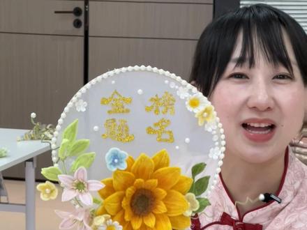 向日葵团扇有多简单?只需要做上面的花,一个小时就能做一个!#向日葵 #一举夺魁 #团扇 #高考加油 #扭扭棒