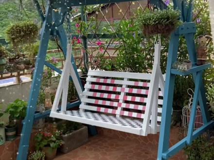 旧物改造|秋千翻新改造
改造材料:
1、三青户外木器漆(白色、希腊蓝)
2、美纹纸、油漆专用刷
3、丙烯颜料(红色、普兰)
4、轻粘土、乳白胶
#旧物改造 #变废为宝 #三青漆 #旧物翻新 #手工diy #秋千