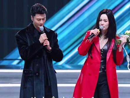 时隔两年,田少带着初心归队唐艺大舞台!曾经两人是黄金搭档,却因心结离场,委屈与憋屈藏了许久,所幸唐艺的大爱、2113大家庭的温暖,从未将他推开。今日归航,隔阂消散,释怀相拥,这一幕看哭了我😭,愿田少往后舞台之上,依旧是那个耀眼的才子,与唐艺并肩,与家人同行!#田少#归航#唐艺大舞台 @🌈唐艺(今晚7点海澜飞马梦想舞台) @唐艺起去远方 @田少🩵³⁰³ @田少•生活小号