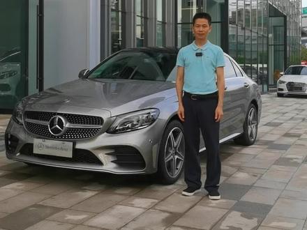 奔驰一键升窗的另三种方法:钥匙、拉手、内外循环键。#奔驰 #二手车 #奔驰GLC#奔驰C级 #奔驰E级