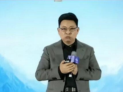 这么牛逼的车你怎么不早拿出来,w c