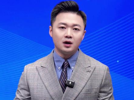 胡彦斌跟易梦玲恋情到底是真的还是编的?网友偶遇二人在马尔代夫机场手牵手,胡彦斌喊话粉丝们:“发社交媒体,告诉他们不是AI的。”#美丽主播说新闻