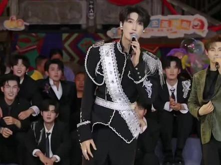 #银河系以太 恭喜🎉太哥夺🉐龙浩天大舞台《有声音》节目季军😂唱跳俱佳,控场能力超强的@以太⚡·银河系A @龙浩天男团·银河系A(团队招优)PGY #龙浩天男团 #龙浩天大舞台 #龙浩天 #酉阳