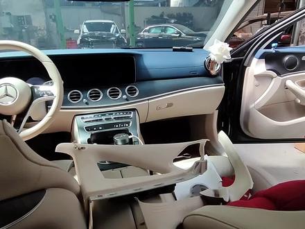 新款奔驰E300 v213底盘后排安全带更换#奔驰e300l #撸车日常