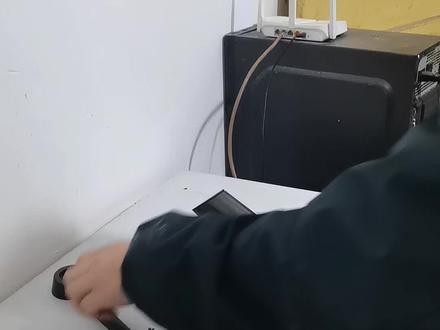 飞利浦显示器底座安装方法