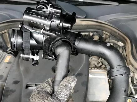 一看就会,奔驰glc260更换节温器总成#汽车维修 #修车