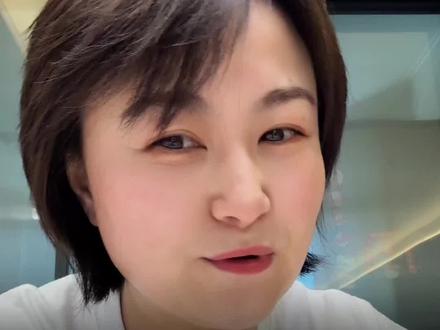我前前后后发了9条有关董宇辉的视频,喜提“脑残丈母娘”身份。我就想问一句:那些不看好董宇辉的人,你真的是单纯在伸张正义吗?请问支持他的人,你们到底支持和认同的是什么?#董宇辉 #与辉同行 #京东 #商业 #618