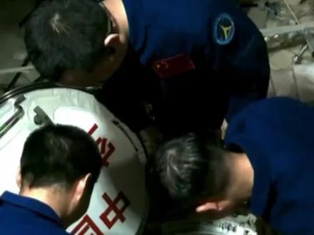 神舟二十三号航天员顺利进入空间站,中国航天永远值得期待!#为中国航天人点赞