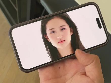 刘亦菲手机挡脸自拍原图#刘亦菲