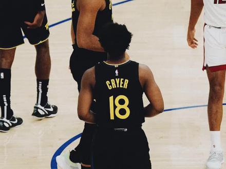 永远不要低估勇士对于双向球员的淘宝能力!生活总要继续,王朝的废墟上也需要新的射手去开疆拓土。#lj克莱尔 #克莱尔 #金州勇士 #勇士 #勇士vs火箭