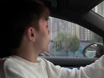 不是说一起养小狗吗 你怎么把我当小狗了