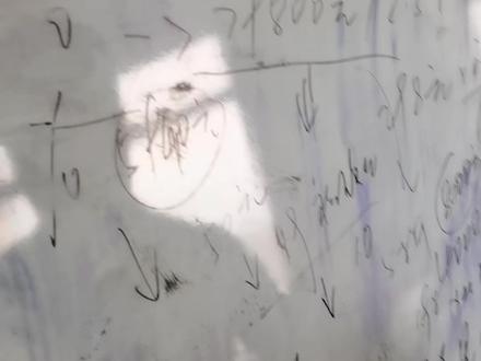 白板上记号笔擦不掉怎么办?教大家一个小方法
