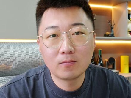 几百播放量完全能成交。 搞不到客户不是内容不行,是你根本没讲清楚自己在卖啥。#知识付费 #知识IP #抖音卖课 #私域运营 #教培运营