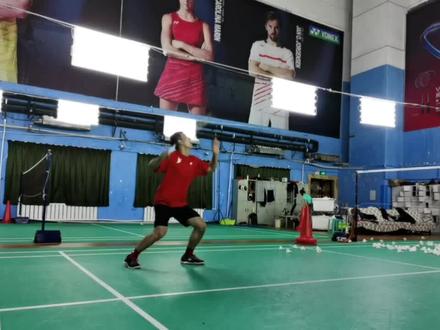 用新款YONEX疾光800LT的杀球 很爽#YONEX